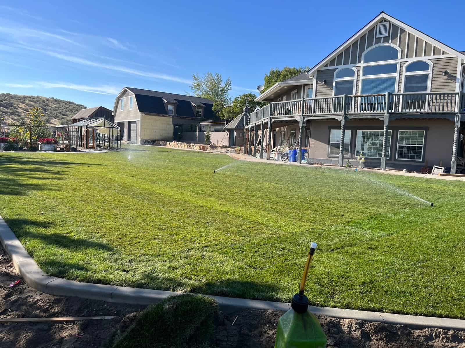 House with back yard
